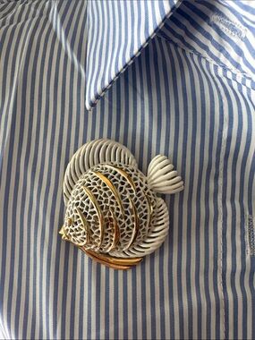 Monet White and Gold Fish Brooch Pin